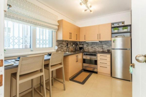 Kalamata Lime Studio - Cozy Gem with Private Parking
